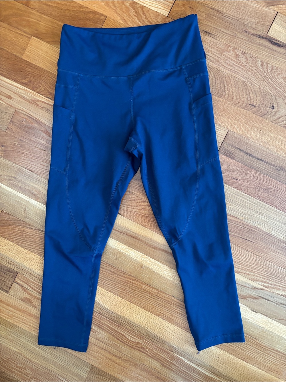 Women's High-Rise Capri Leggings - Navy